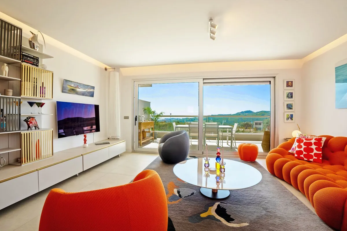 d15bbdf7-7847-4e68-8fa5-12be9422b8b5