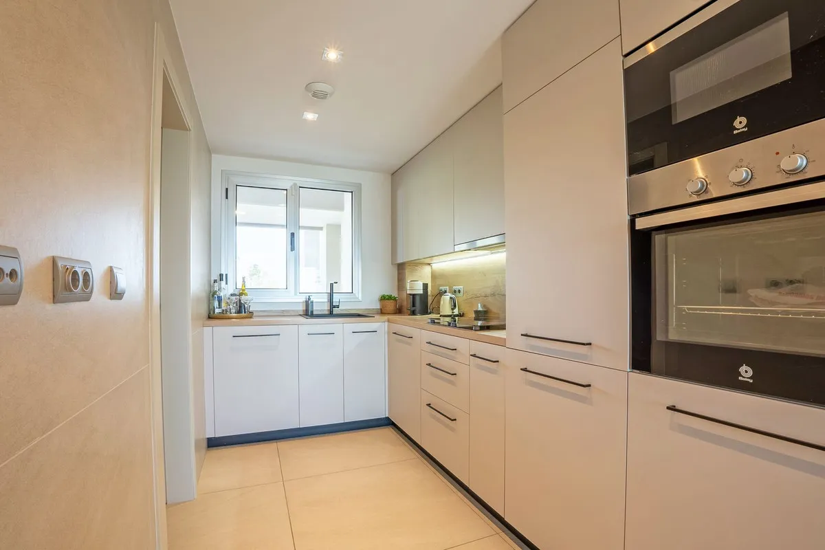 e1147b56-a39e-4ea7-bbfb-1805d0e6e9be