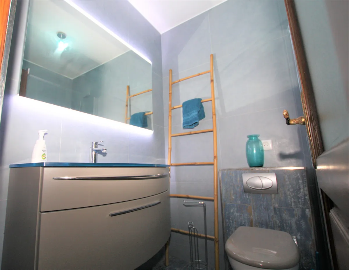 5b18e961-cbf7-472a-8340-e004d318cda2