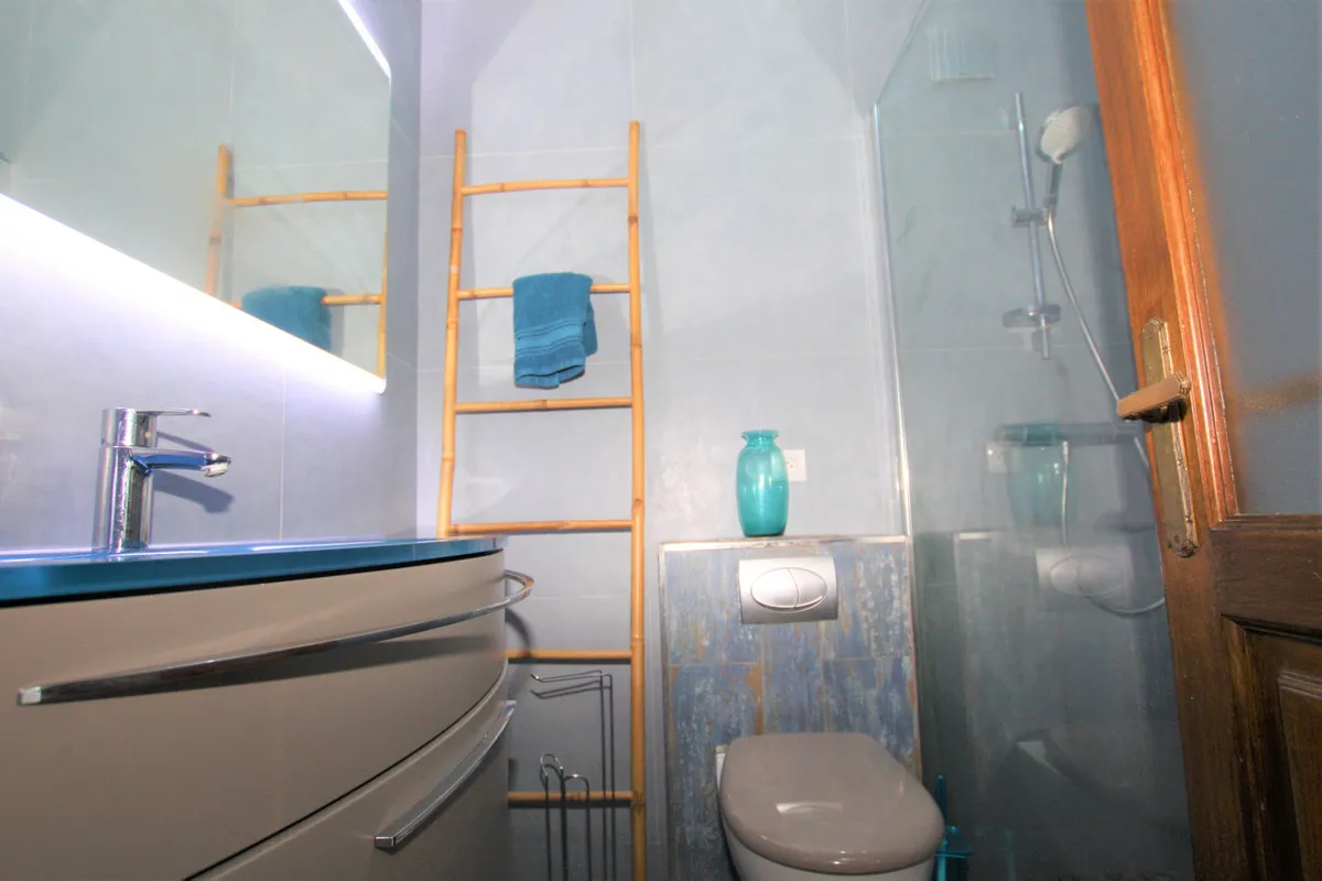 8f5e7794-f659-4b6b-811c-73b41d09daeb