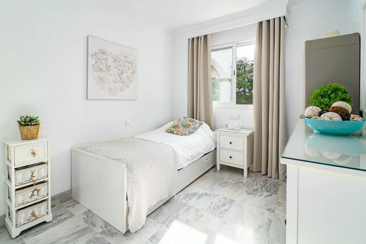 9ce2c1dd-7a1c-4676-a886-77ad55314d7f