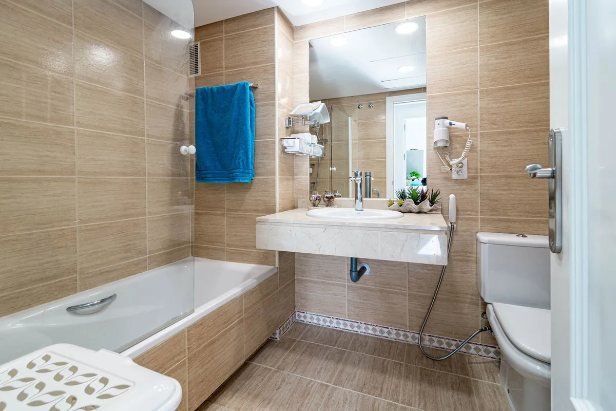 ec1941fc-de1a-4400-8547-4f54d56a3870