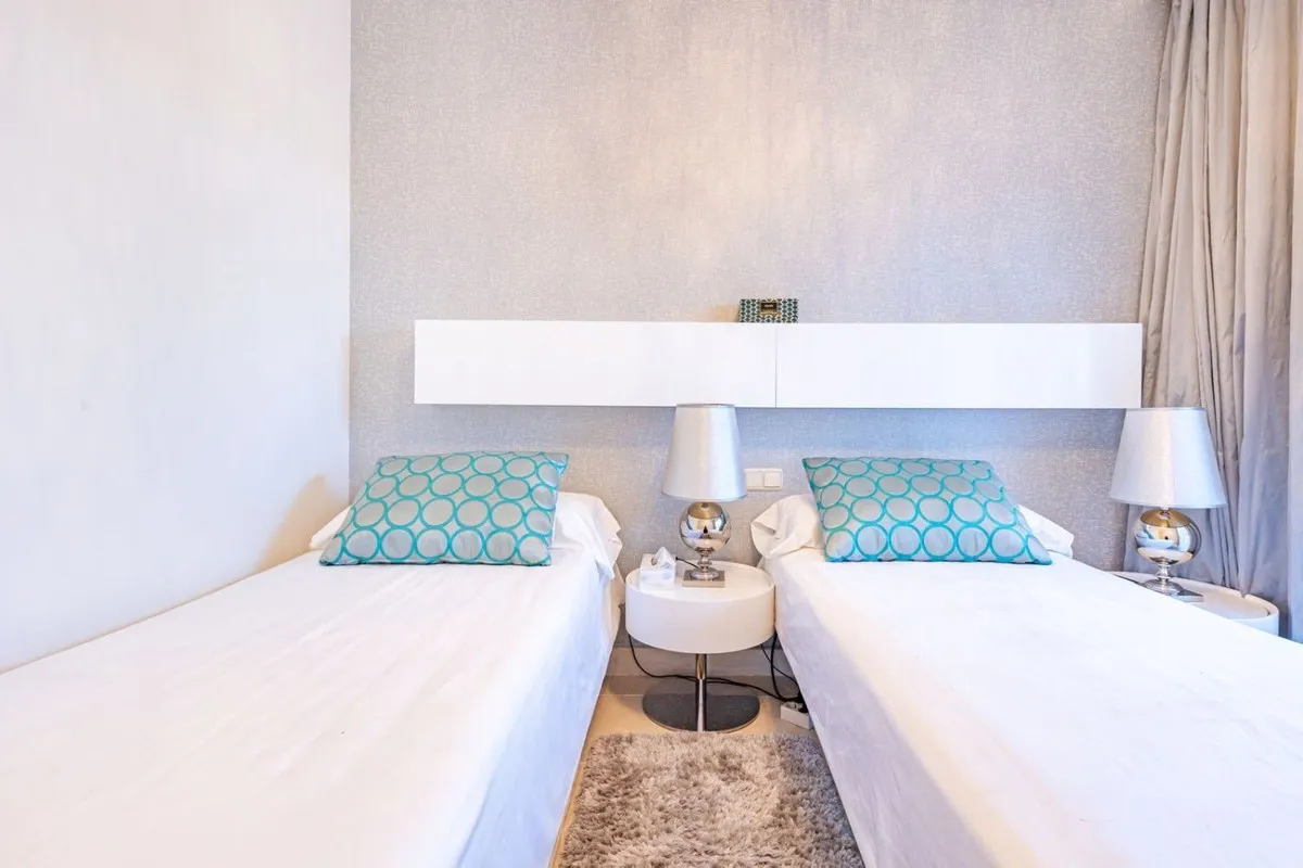 cccd23c4-0c3f-4995-bbdf-f226f54e1613