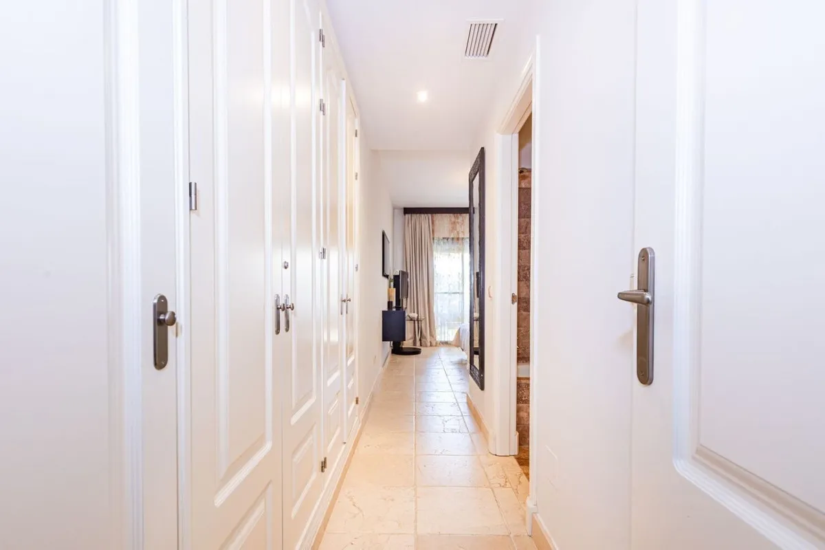 f853ff4e-5ae7-4e17-ae39-cdbf7bfa2e24