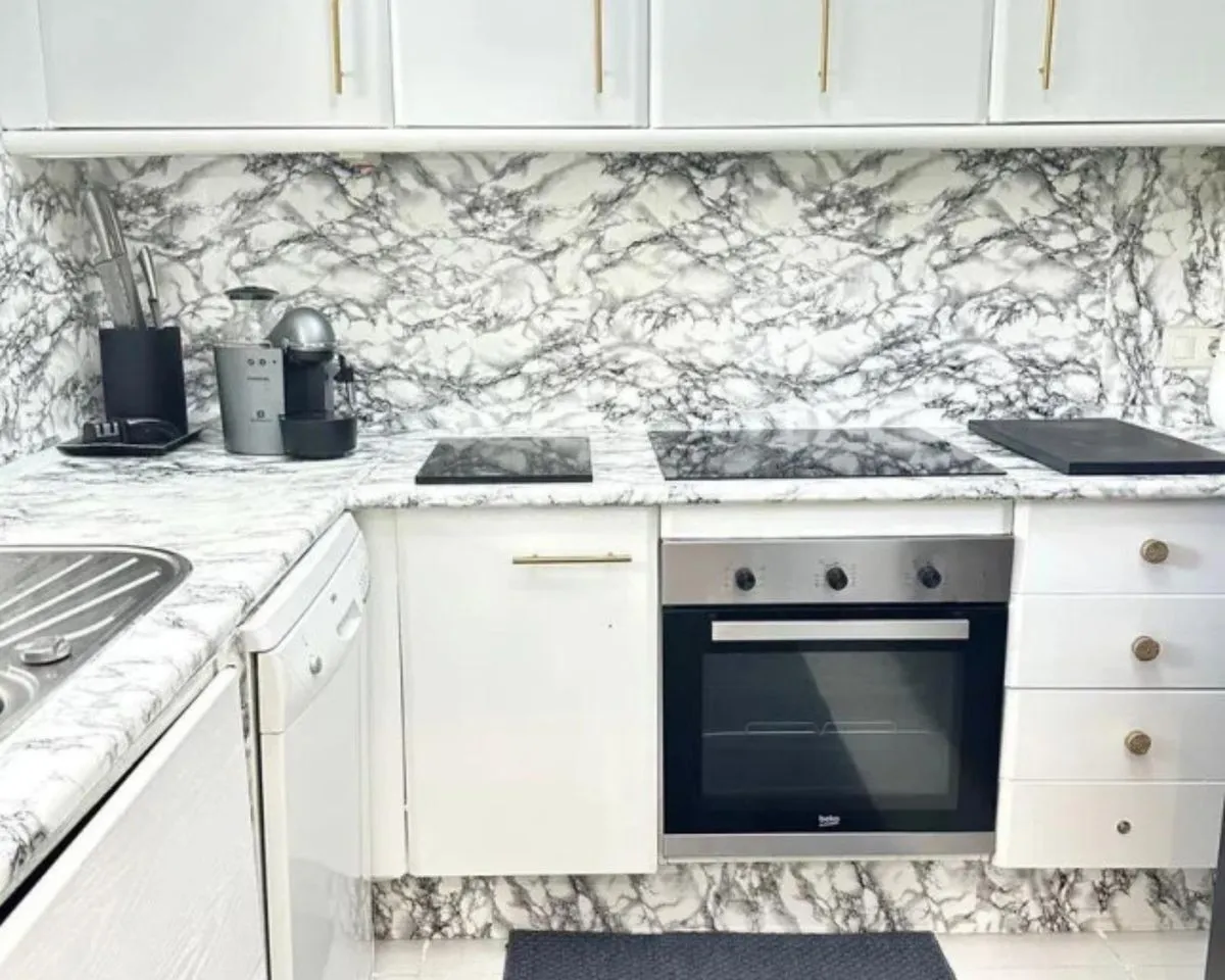 ab289bb6-830d-41c3-9777-2f9ea83c7ebf