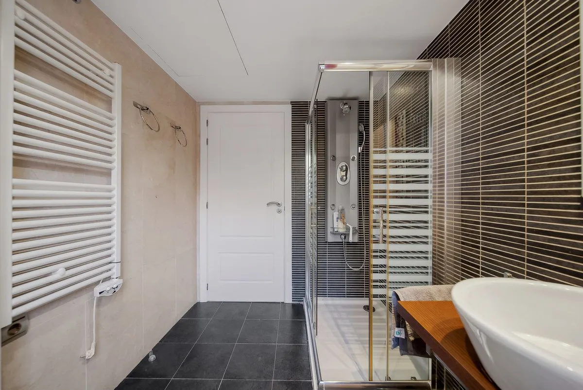 1f52c681-fd52-4c7f-94e1-68f4b9ff916a