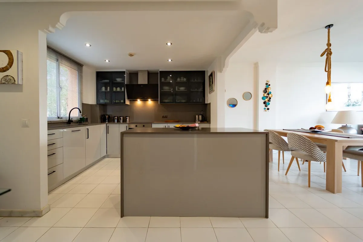 273b8836-c6ec-4f7b-a16d-711bde537e66