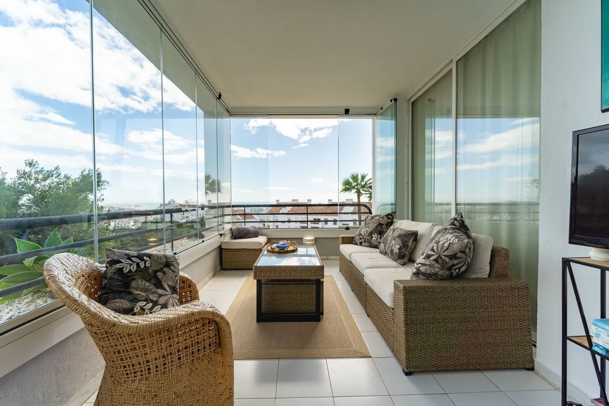 a0c4fca2-5a79-479a-a7c4-acfc4c98e875