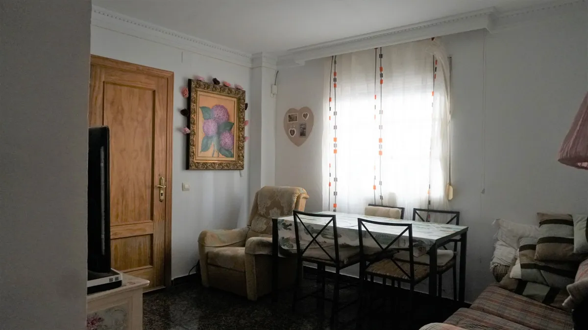 e8c77575-297c-45fe-804c-942e590ab1db