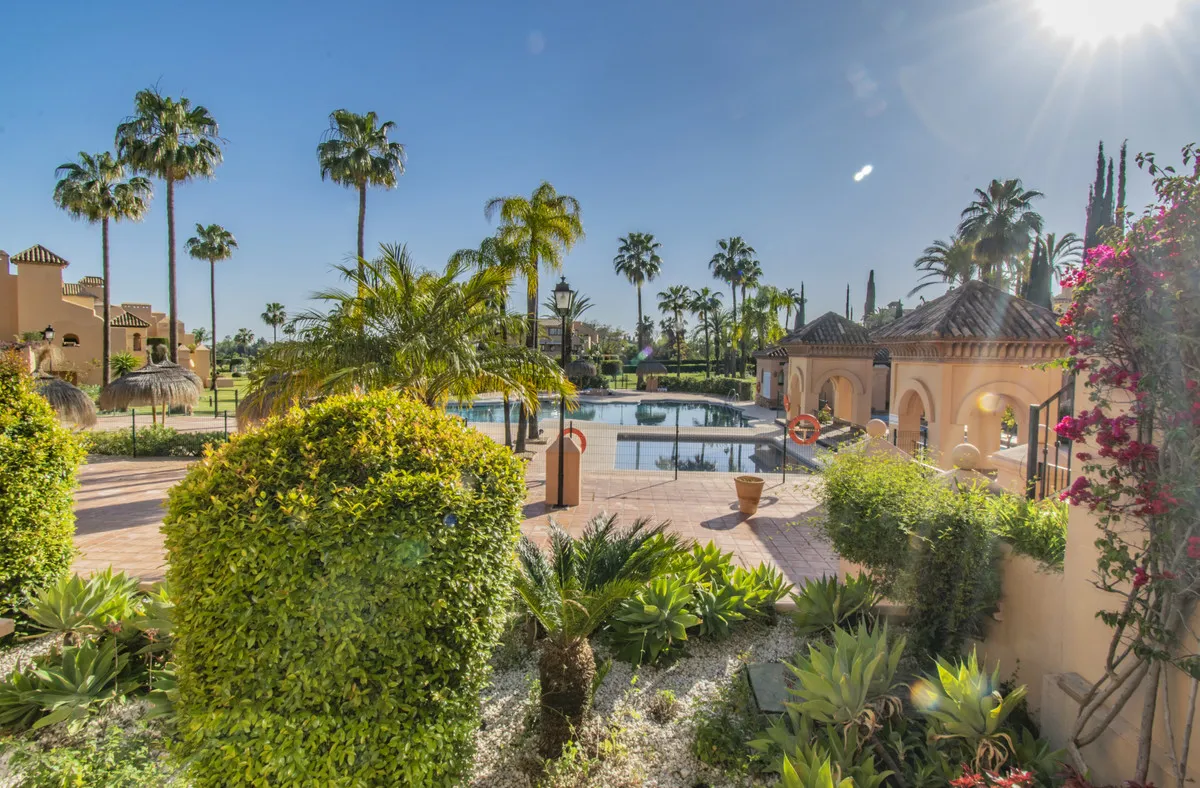 b65d92ee-56f4-4a4d-b85d-7ddd8f3bb19d