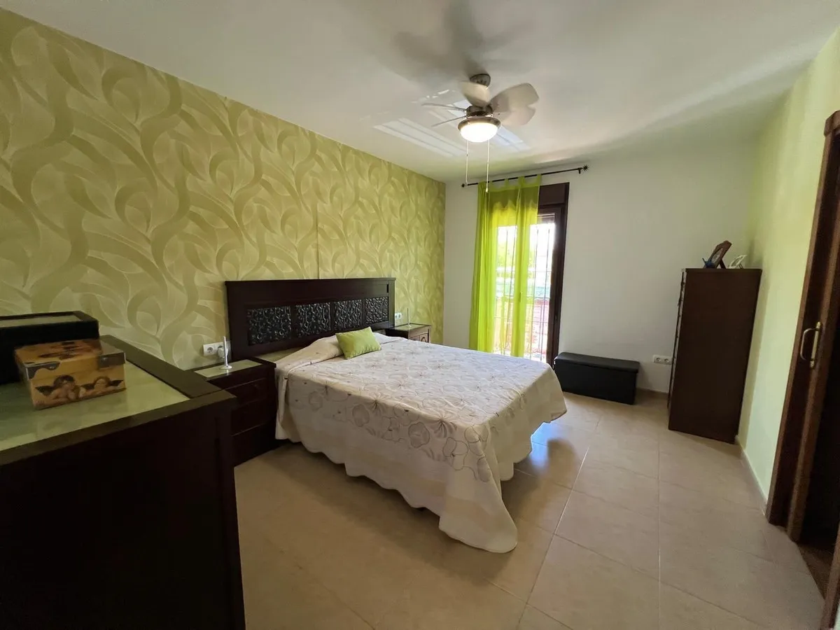 4e0ef632-9f56-4c35-b905-b9cf6d6d0851