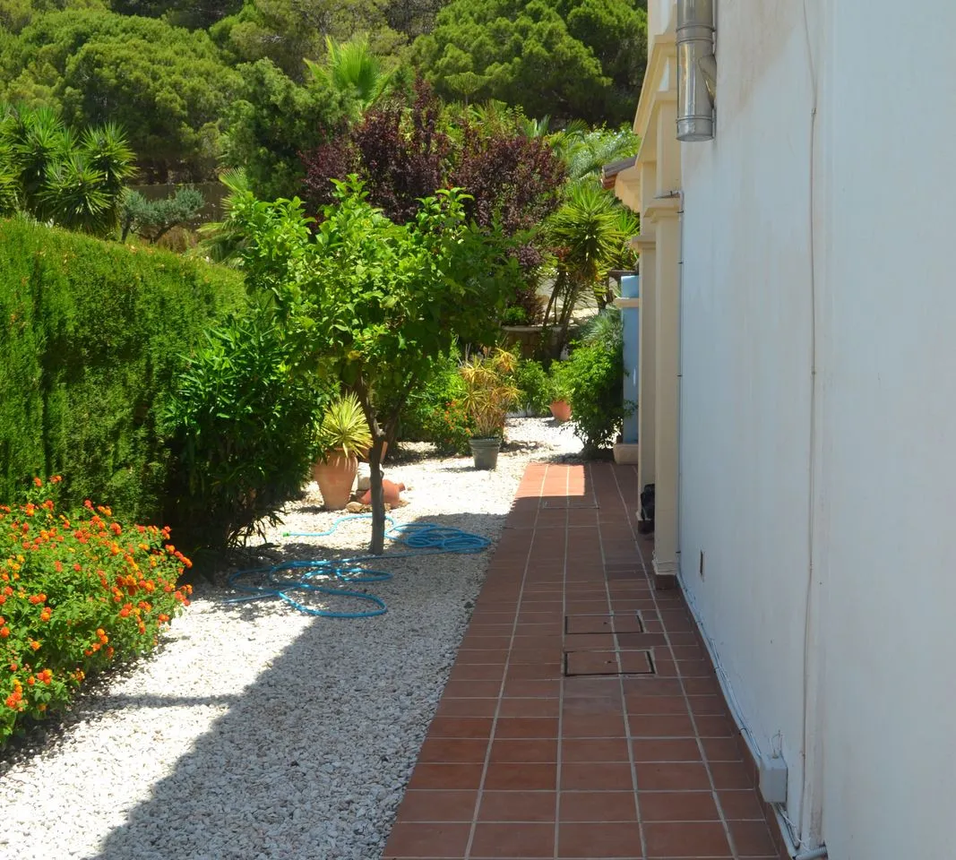 4d6071ec-e112-4d0e-bfbd-5c0315c0f4a9