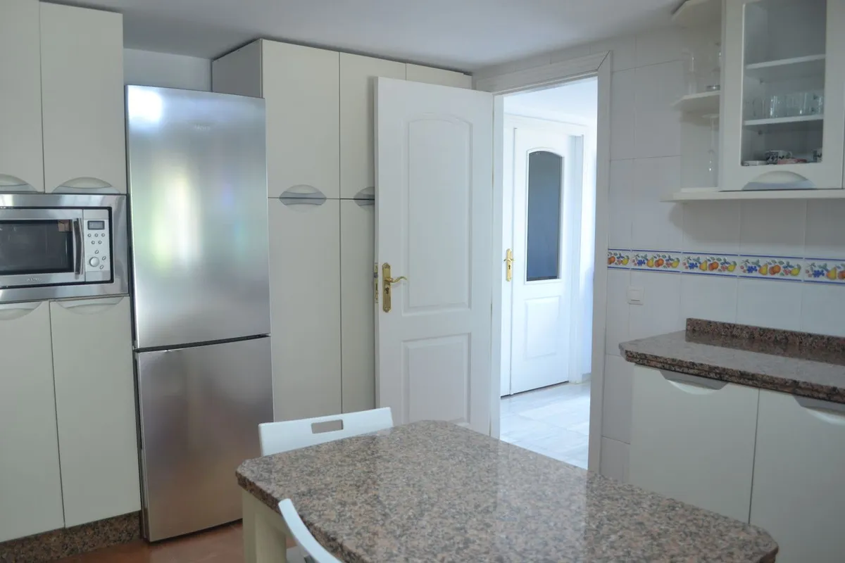 69d9ec29-545a-4cf1-a838-cb19bb1e3173