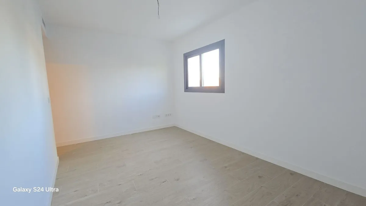 0055c23c-5993-432c-9598-d2f2507c1e4e