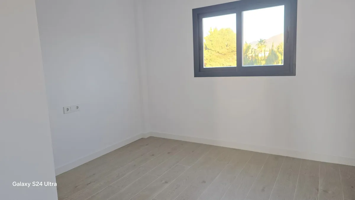 ea42c117-baee-4ff2-b7cc-dab5277156b9