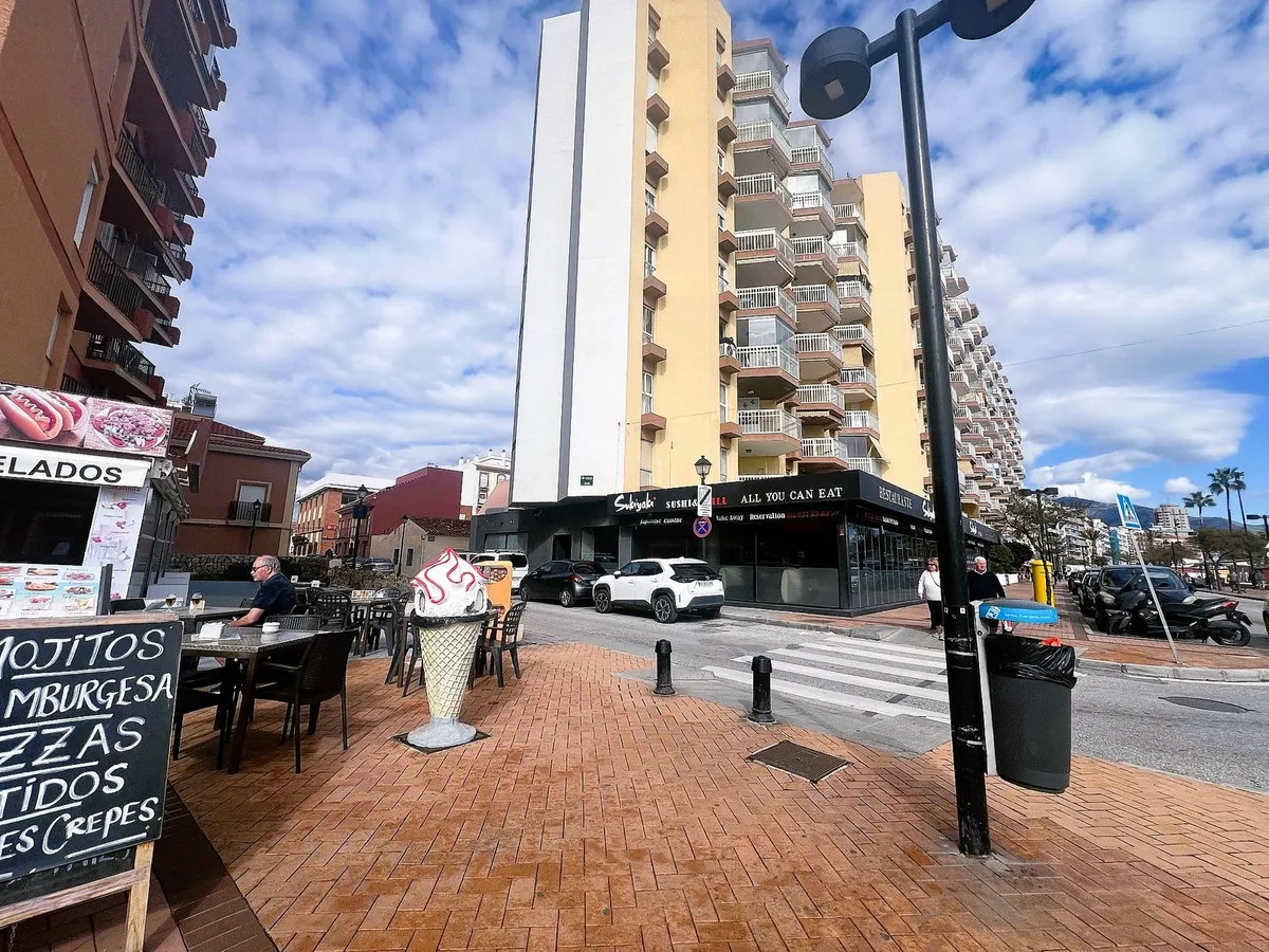 1d703cef-3727-4dbb-a356-bbb93e819644