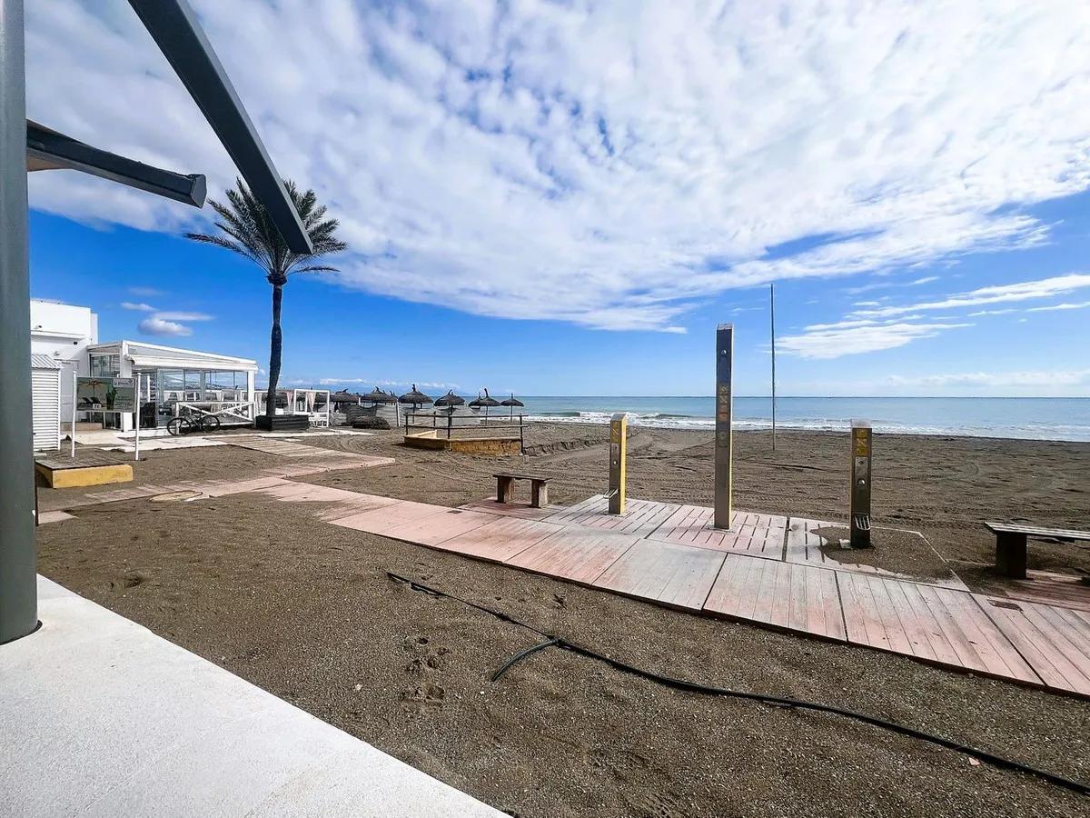 b46b17fc-5985-4933-997f-0c493db00bae