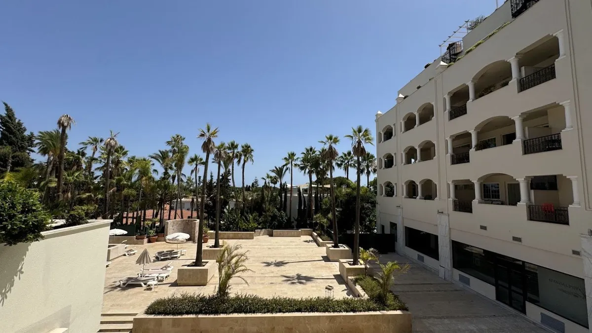 16bd4178-b988-4b0d-a51c-596bd5da5a0f