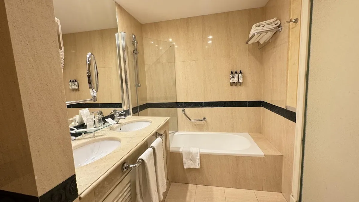 1c586326-7b65-4a5e-a2dc-e35d996ca20e