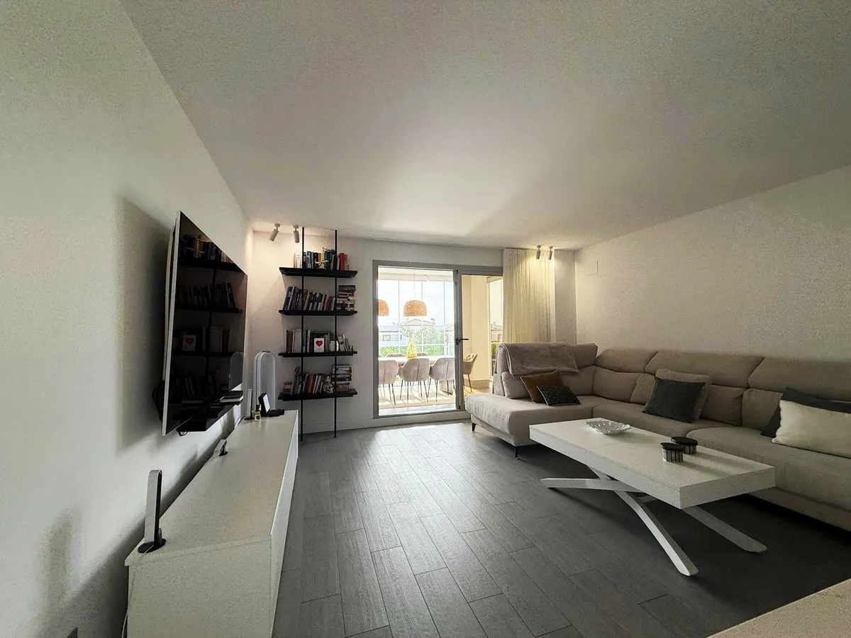 a30508e8-7558-478e-8b6d-1d178ed5438d