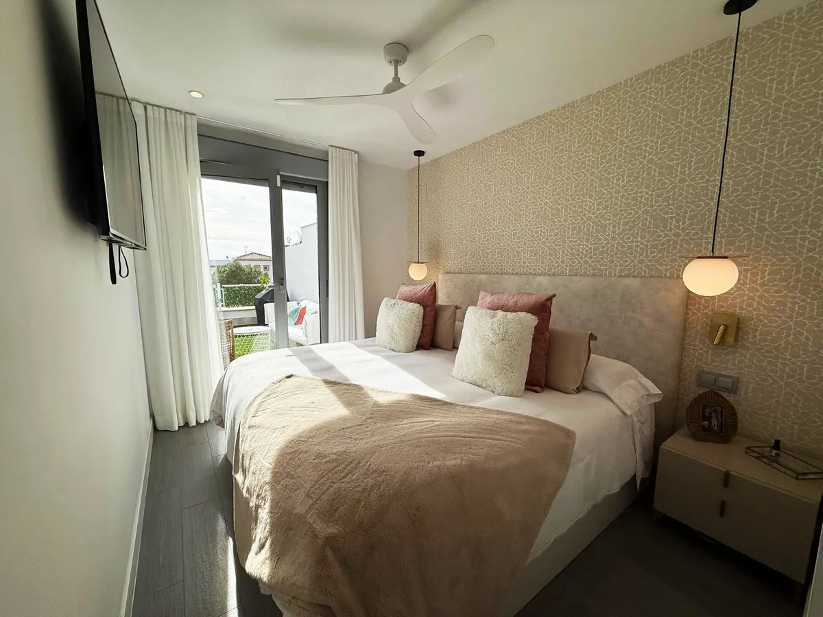 a4db01fe-f587-41b5-a86f-462c8b6d3d4b