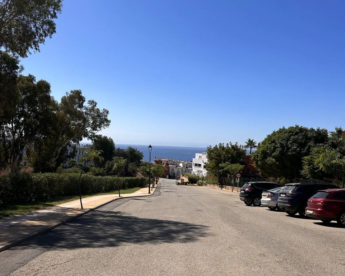 9c4eb516-65f3-4475-8762-9ebf6b30ce03