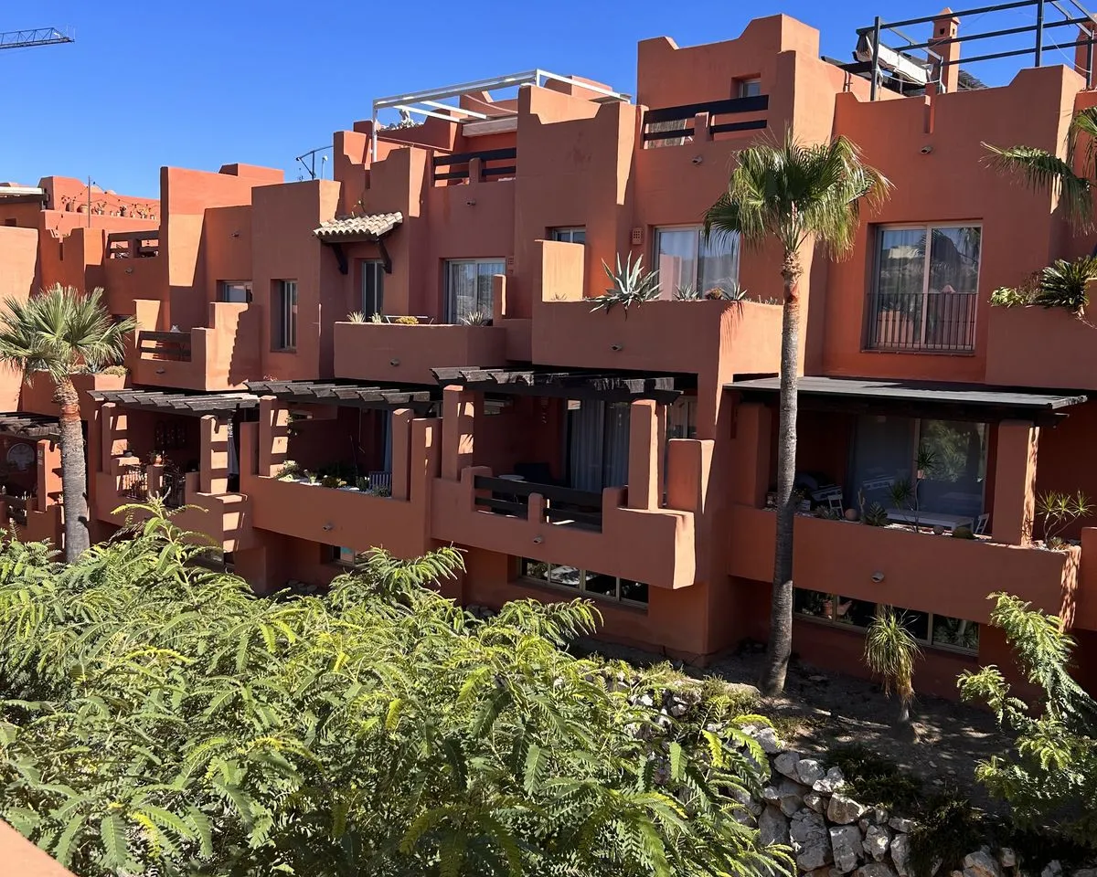 df35f1d6-148b-47a3-881c-aad856cd7772