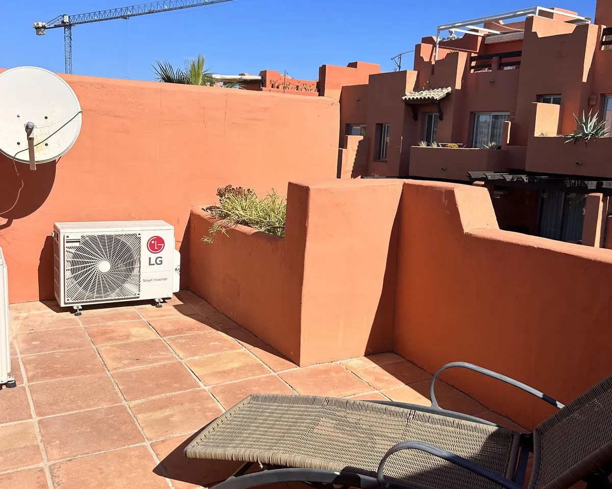 f2041840-bed9-4d71-bcce-cef97b6c8442