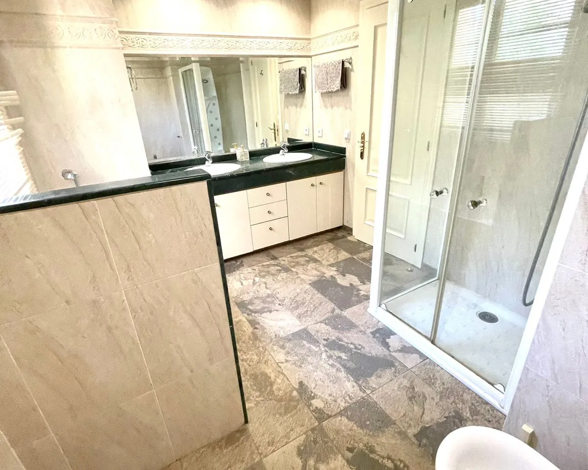 b086ebb5-9723-4d62-8a91-77f5ad86bda4