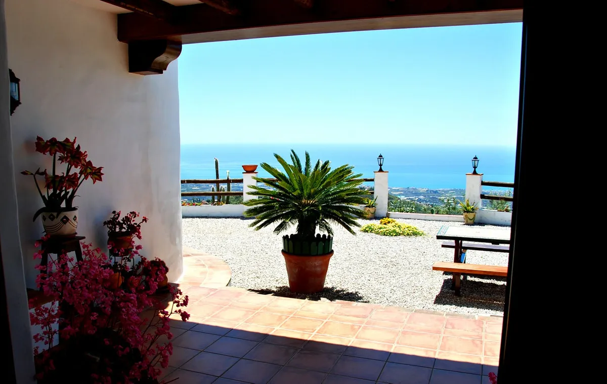 b1a1220e-88da-4741-be87-fd3b2fc20f79