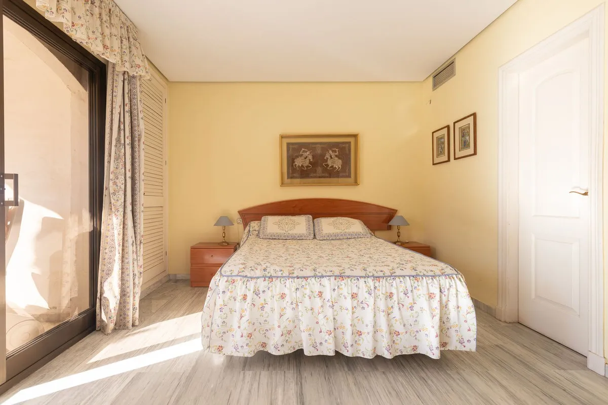 1e56c85f-fb07-4e0e-8dd0-42d3782de182