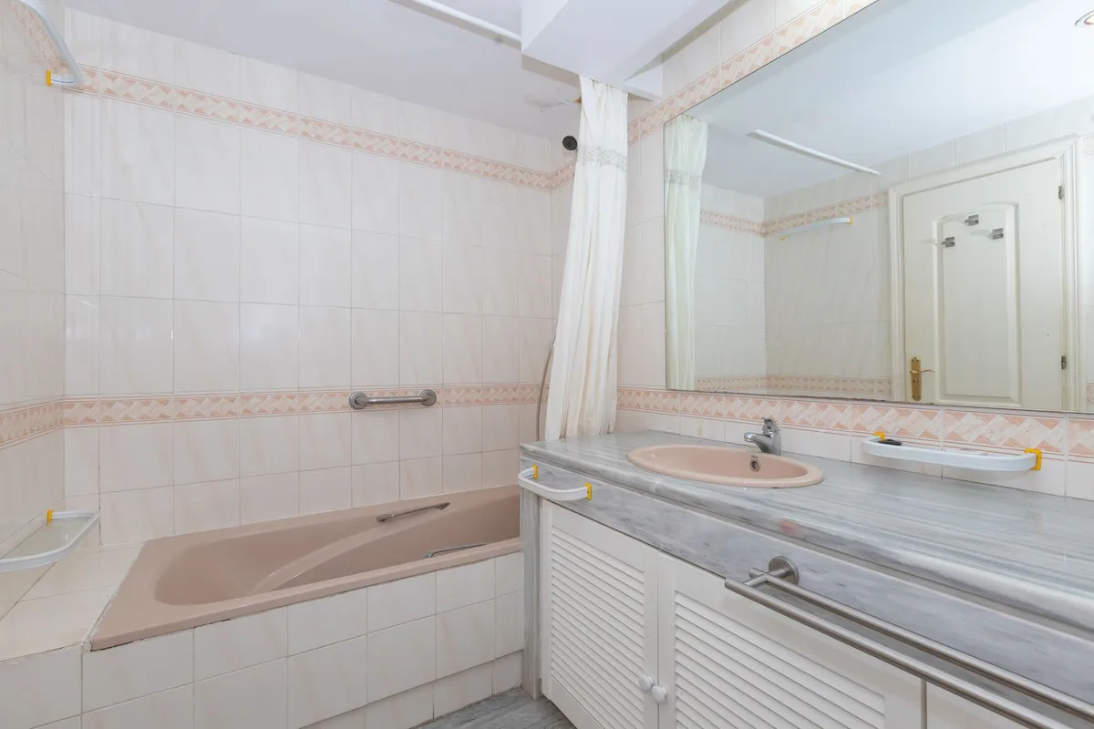 65c49e31-127d-4cea-bfba-99abfad91b9d