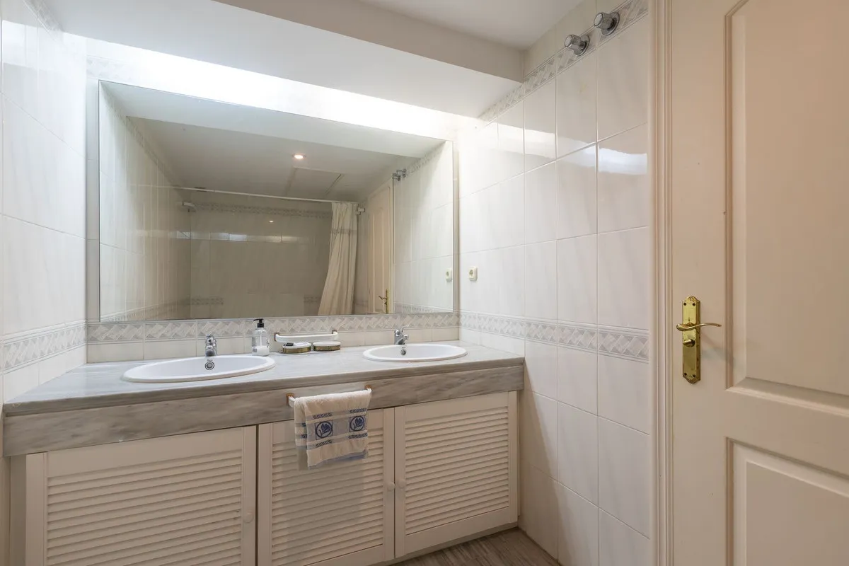 756a1acd-a572-4ffc-ac1e-fbe49d8a05c4