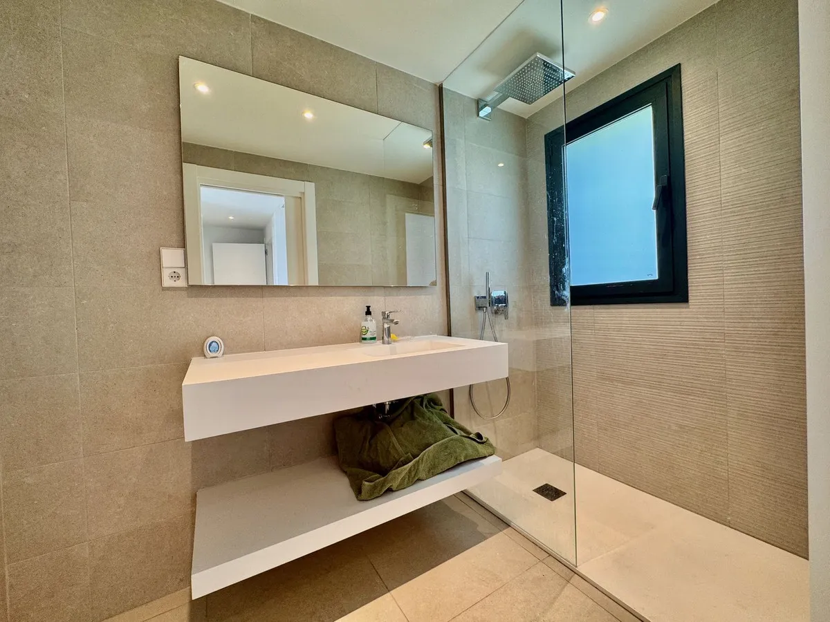 3d326207-b36b-43f2-a447-6c56ddb19cee