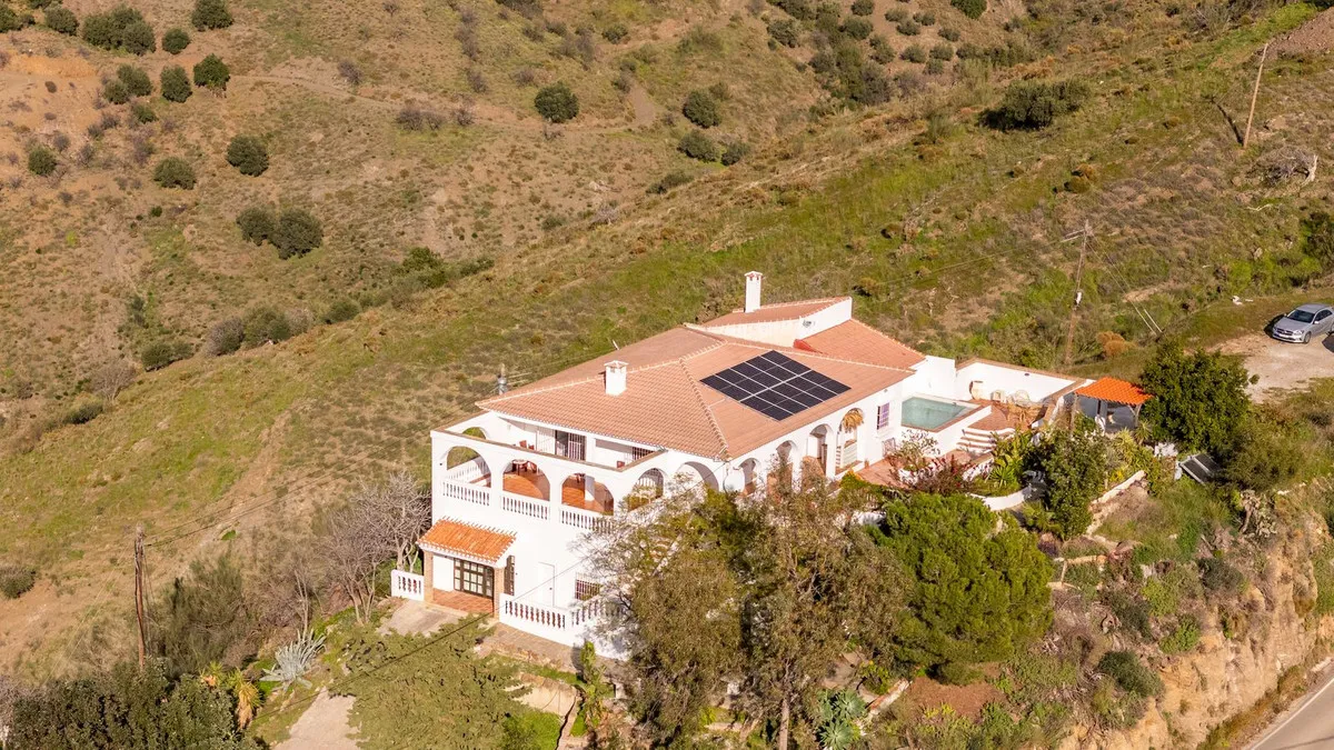 09f36484-f153-48e5-8686-c8e26628bdfd