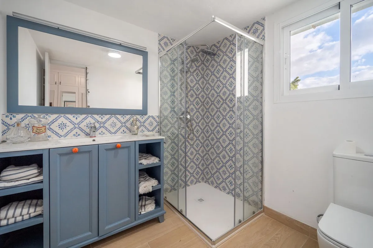 24b8222d-dbfb-4e5e-83f4-45b2a1d2874e