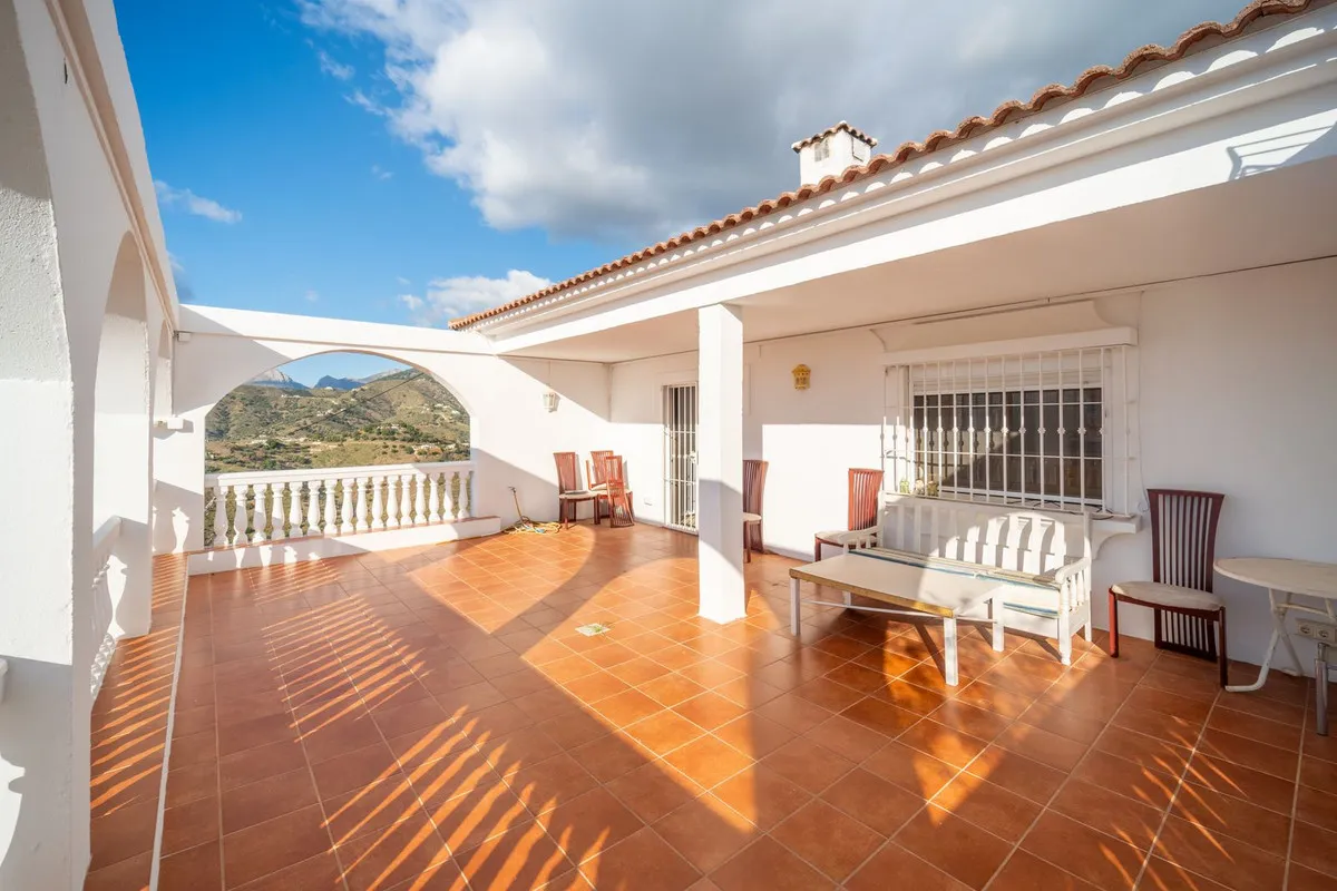 5e882933-a1b5-4c4e-b1f0-e40a50cd026c