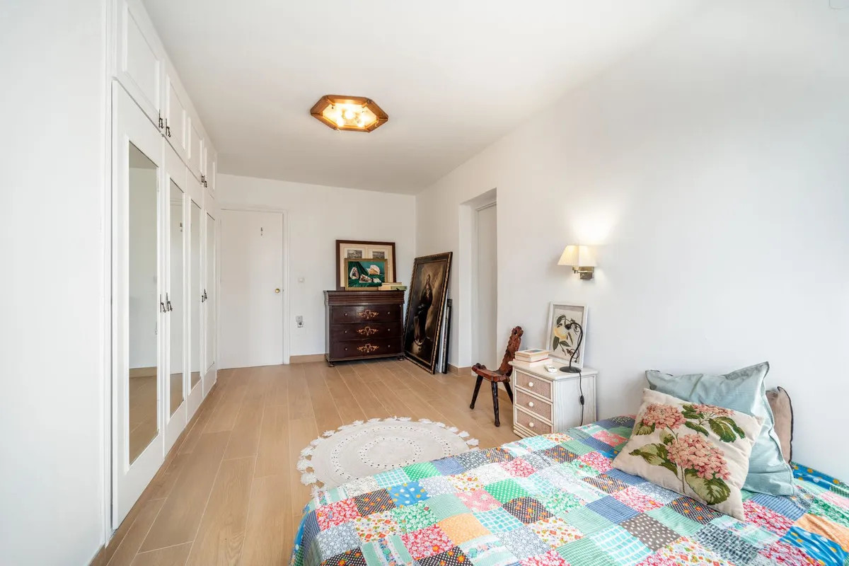 adb928c4-30db-4dff-8c77-b33800308b5b