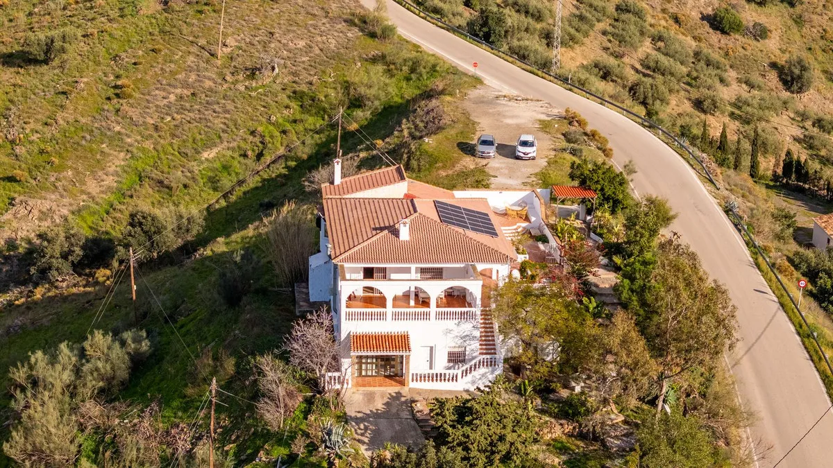 bc4274f0-e404-4fe5-8d2c-89624265faa7