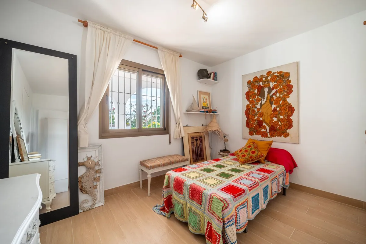 c0884297-f92d-476f-9044-332fe98a751c