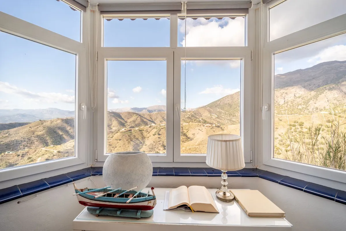 e1bcbcae-cd23-48c8-8b8a-1aad7b6eecb5