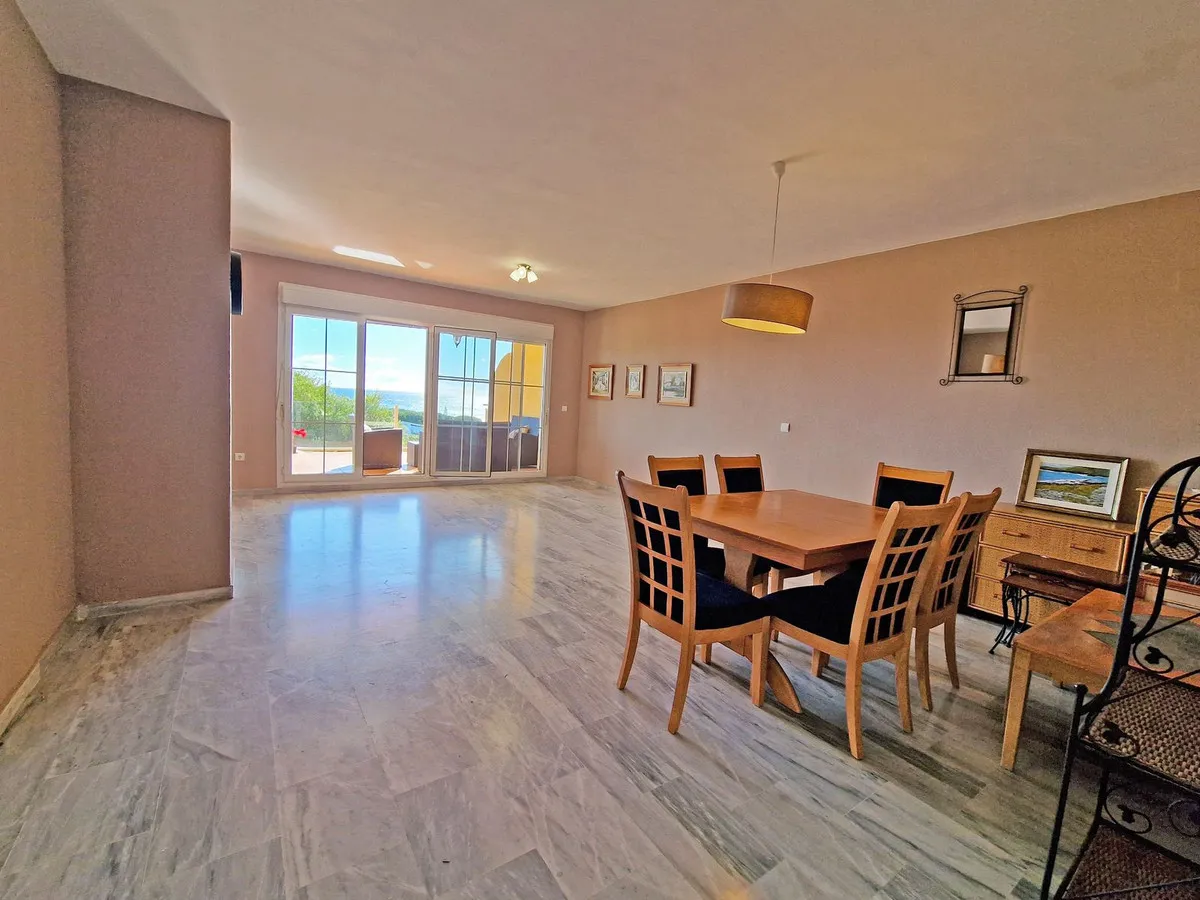 ef32d8c6-c800-4cec-90e1-6fcd37955bf8