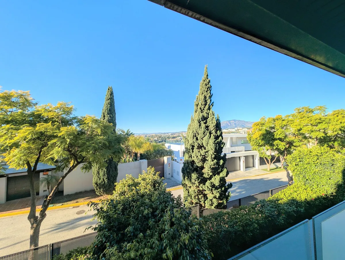 6a5c3218-cc6a-4c0f-a833-c67c105c2405