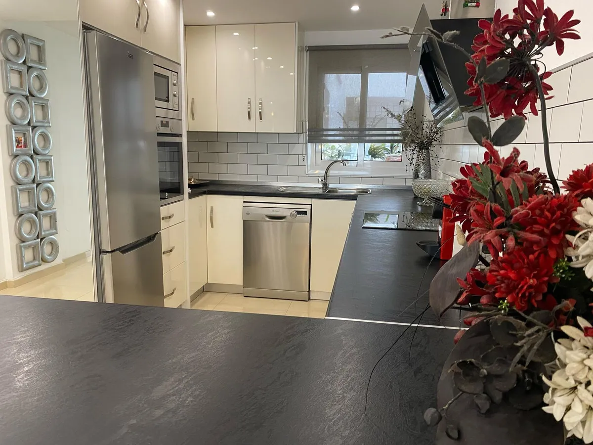 99f7f30f-d049-4a32-8400-3bc3745dcdc2