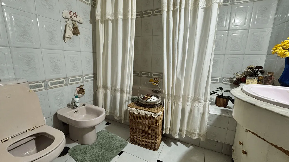 70c453a6-3b14-46c0-b284-34682684e46d