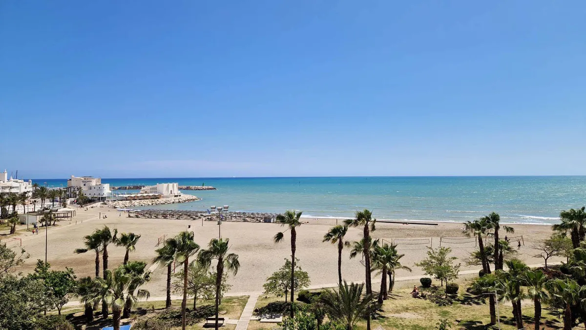 dd64a1d7-5abb-49e9-a9c1-5acf298e8124