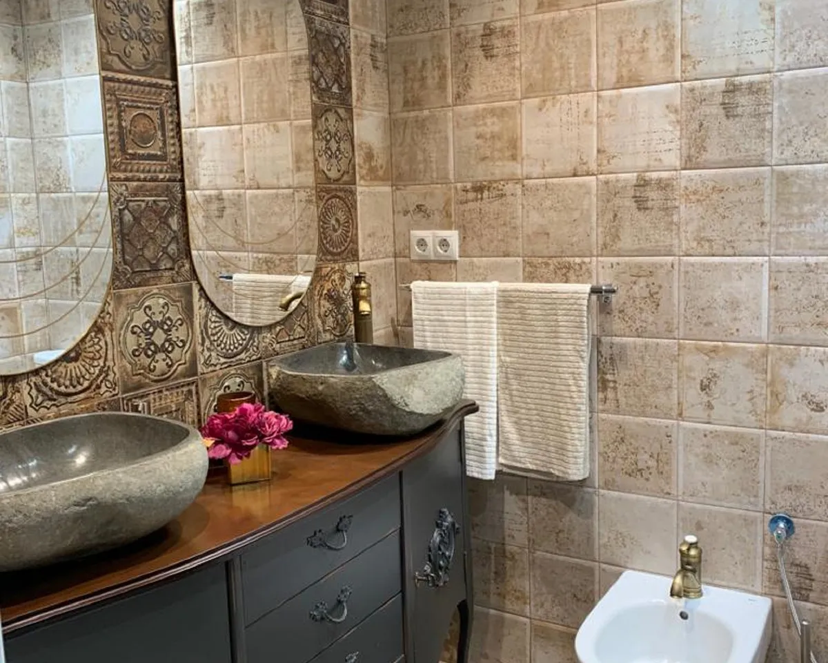 af5140ec-ee5e-4a80-a94f-1d88245be5c4