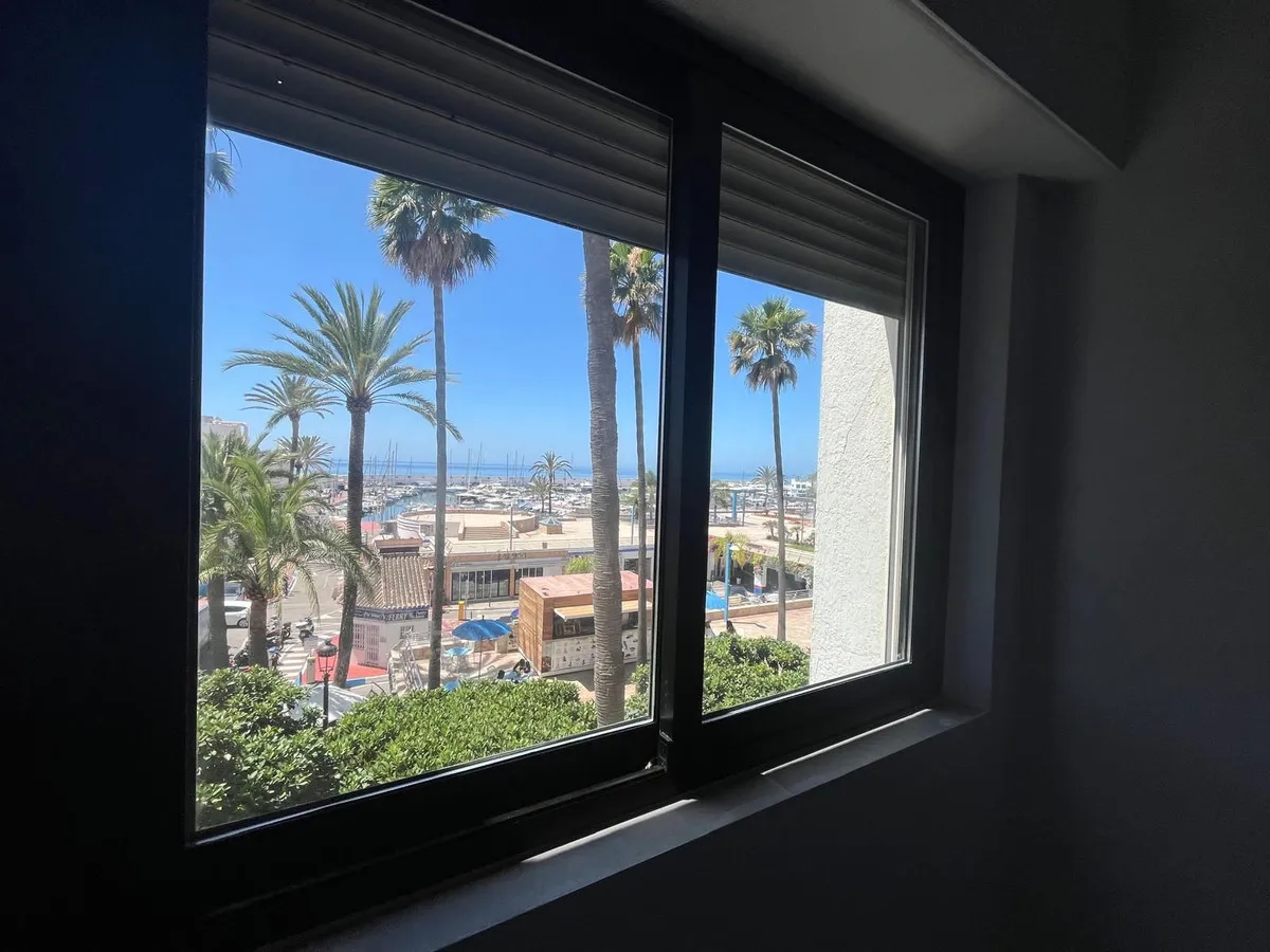 0993dd6e-3415-46c2-ab5b-8c943e56437a