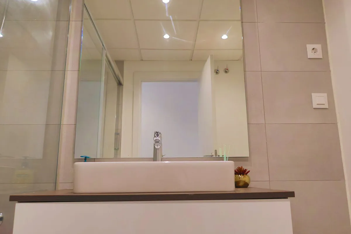 f3b7bfa6-04be-492f-8259-9c1920decbde