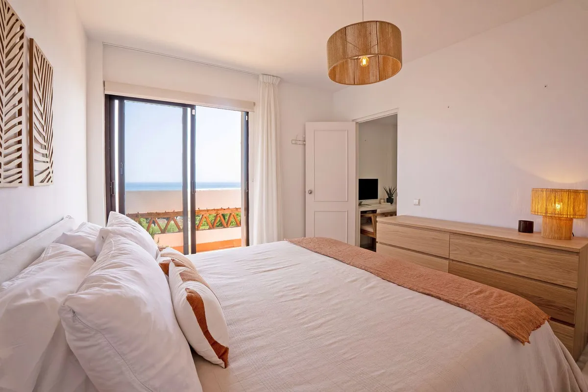 d6ee34d9-7f21-47a0-9dc7-ec40ed63c891